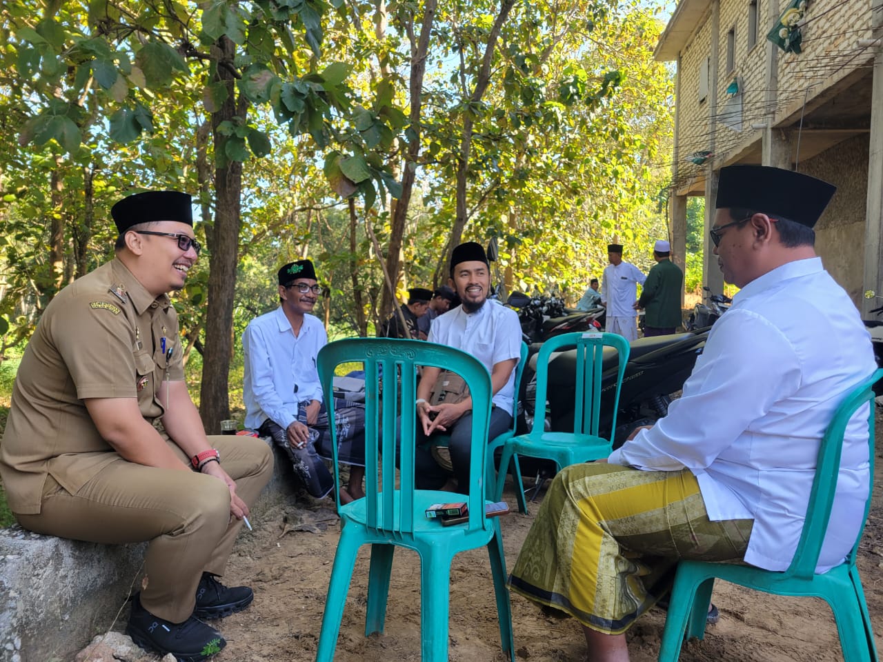 Hadir Tepat Waktu, Warga Antusias Saksikan Pelantikan MWCNU Pasongsongan 2026-2031