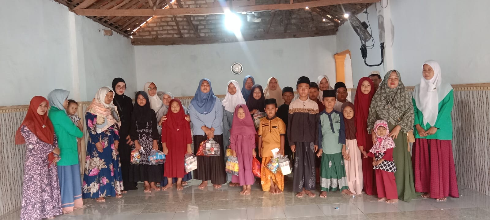 Peringati 10 Muharram, Fatayat NU se-Kecamatan Pasongsongan Santuni Anak Yatim